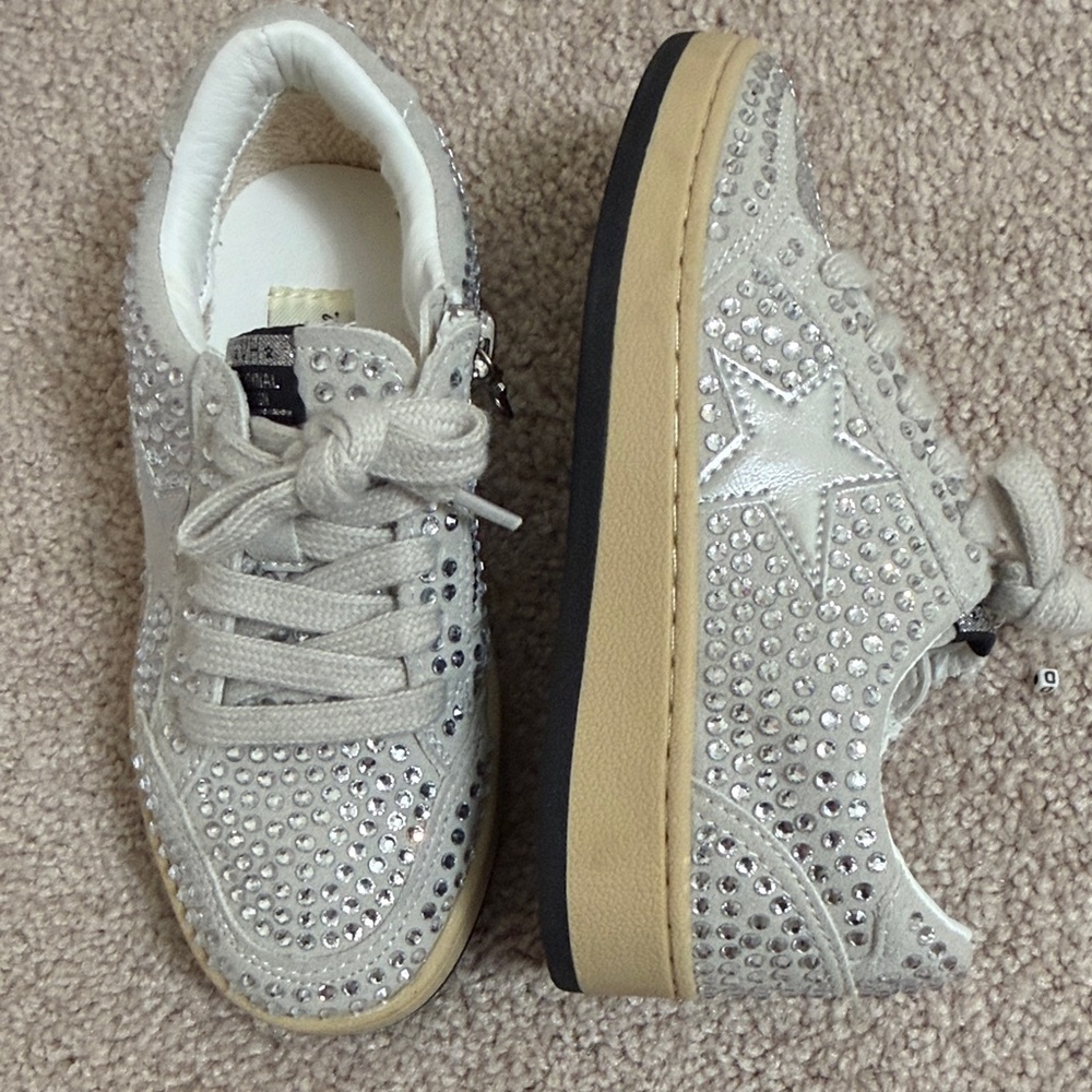 Stylish Kids Shoes with Star Design